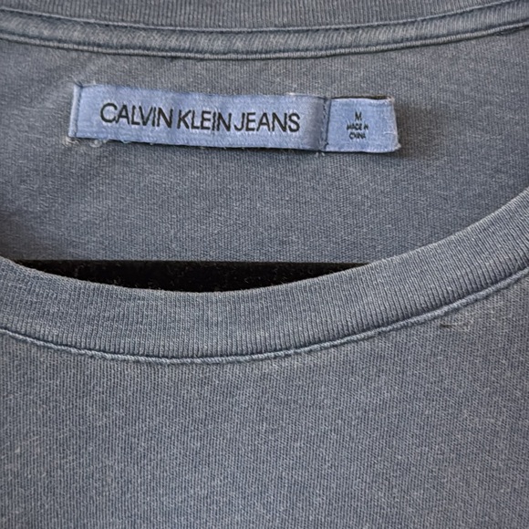 Calvin Klein women’s medium blue elastic hem waist t-shirt cuffed short sleeves - Picture 2 of 4